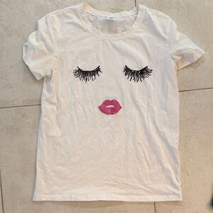 Women's Graphic Tee with Eyelash and Lip Print